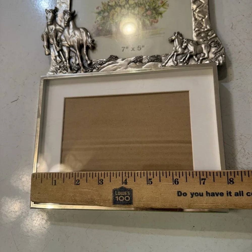 2 Picture Frames a 3D Horse and Rectangle - Holds 5x7‎ Photo Free Standing